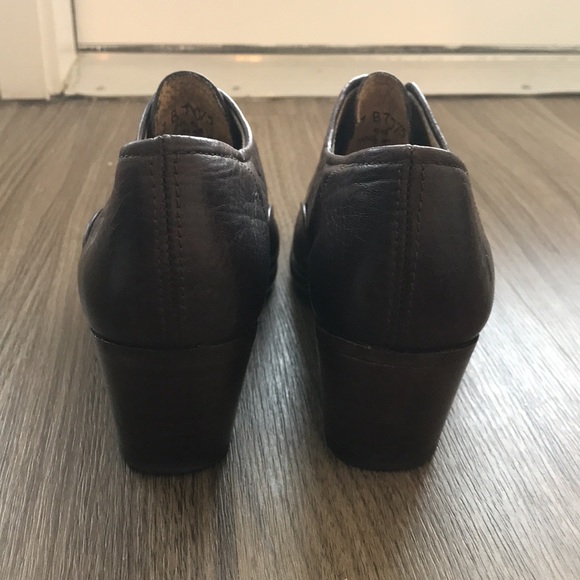 EUC Dark Brown Frye Stella Slip Boots (7) - Picture 3 of 7